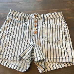 Judy Blue shorts size medium